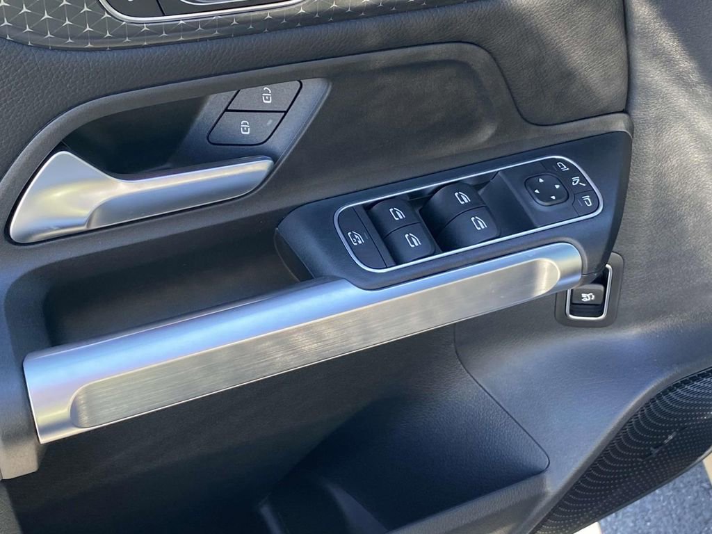 Certified 2025 Mercedes-Benz GLB 250 image 17