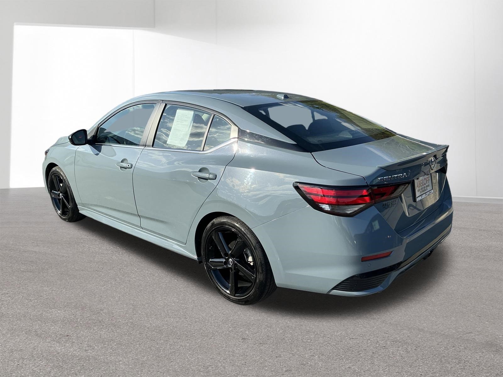 Used 2024 Nissan Sentra SR FWD image 5