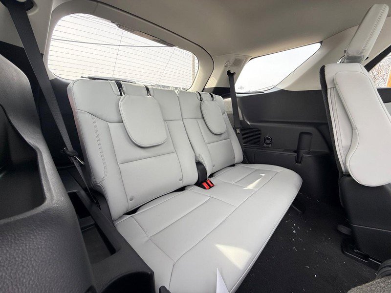 New 2026 Ford Explorer Platinum image 14