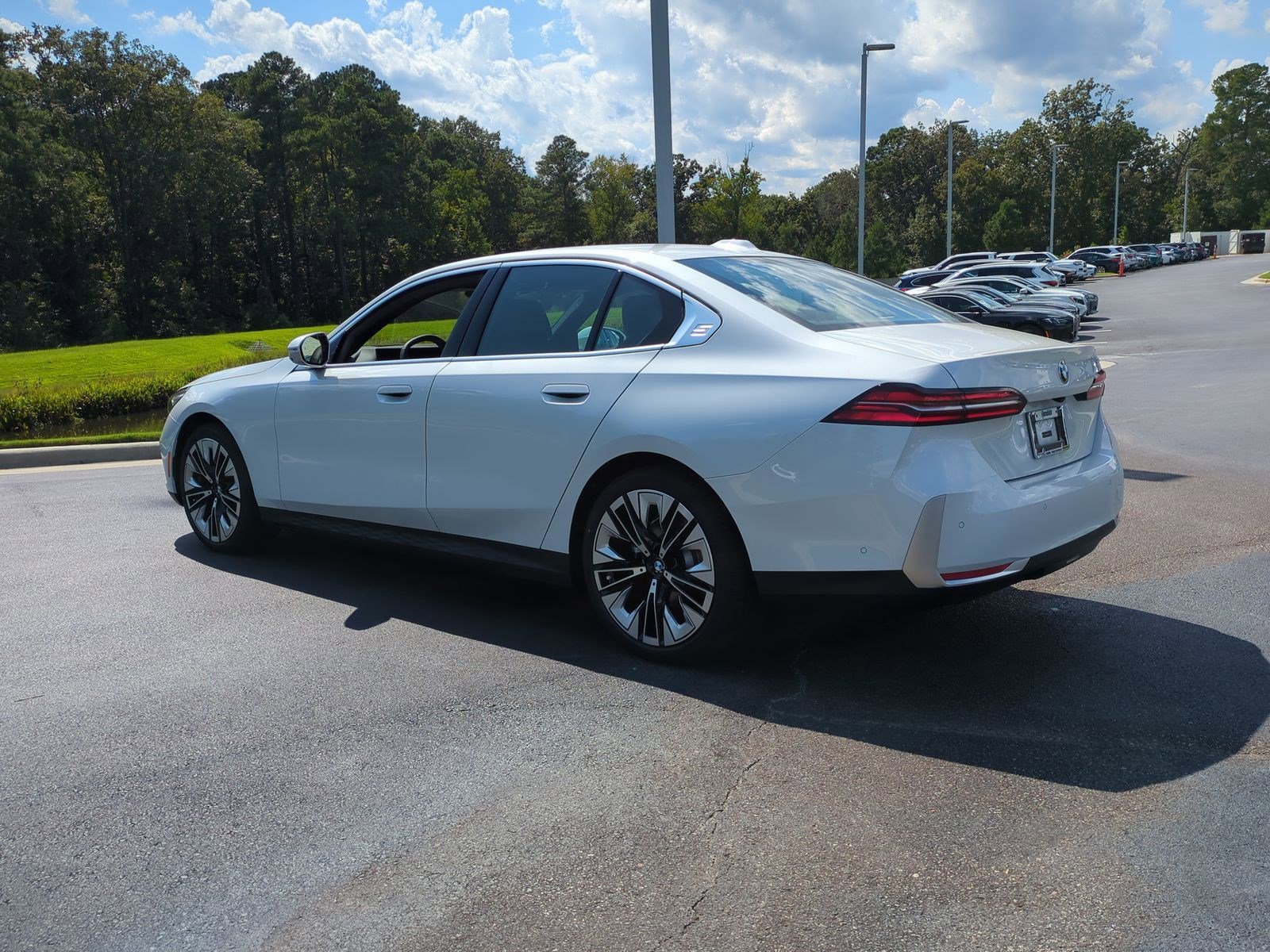 Certified 2026 BMW 530i w/ Premium Package image 7