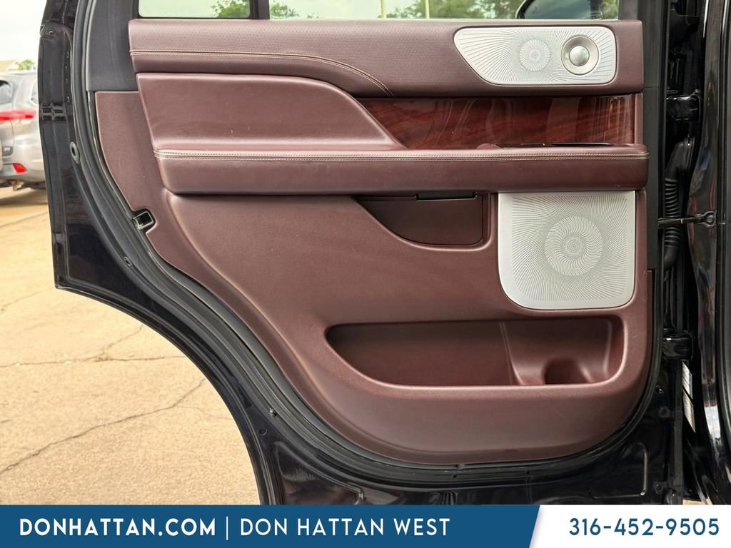 Used 2019 Lincoln Navigator Black Label AWD/4WD image 11