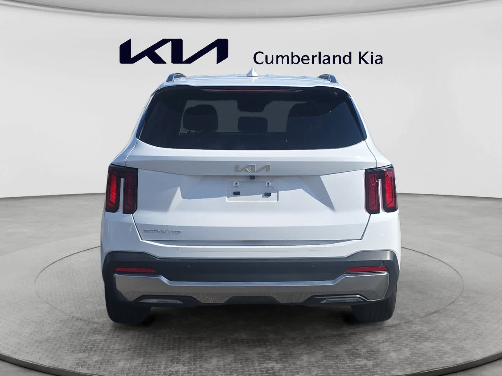 Used 2025 Kia Sorento S FWD image 4