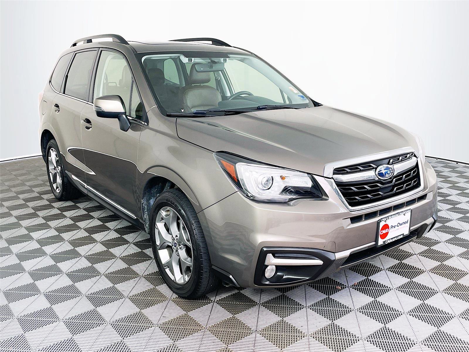 Used 2017 Subaru Forester 2.5i Touring AWD/4WD image 1