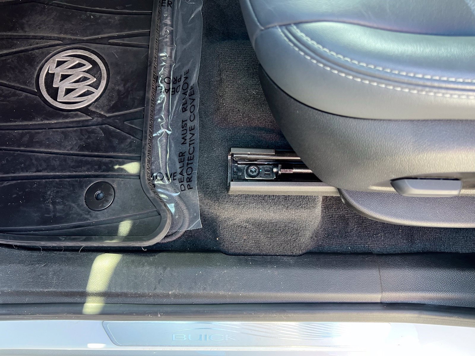 Used 2023 Buick Enclave Essence FWD image 25