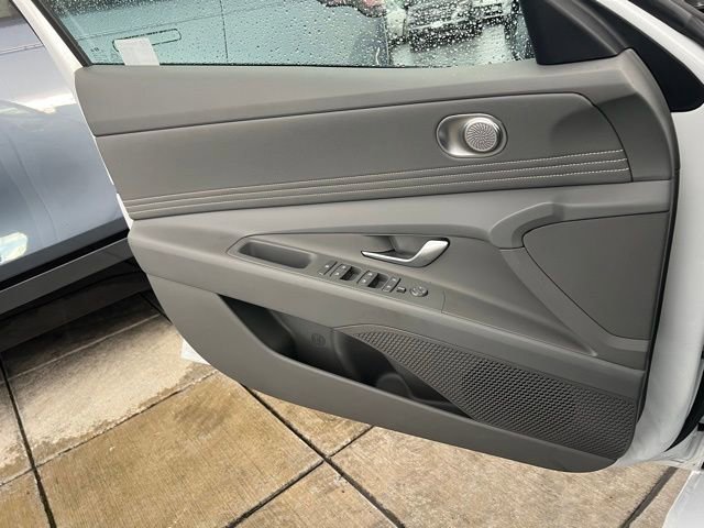 Certified 2025 Hyundai Elantra Sport image 16