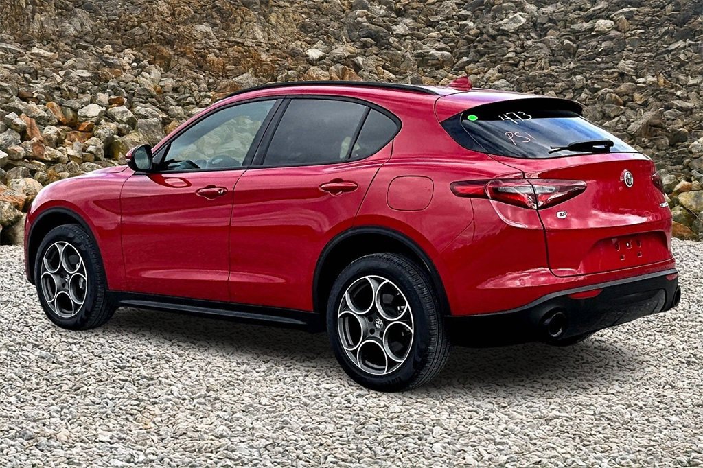 Used 2022 Alfa Romeo Stelvio Sprint image 10