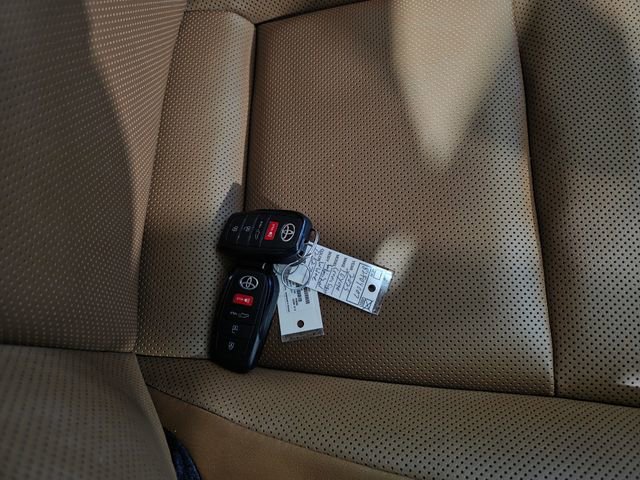 Used 2025 Toyota Crown Signia w/ Advanced Technology Package AWD/4WD image 9