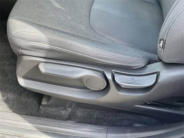 Used 2023 Kia Carnival LX image 14