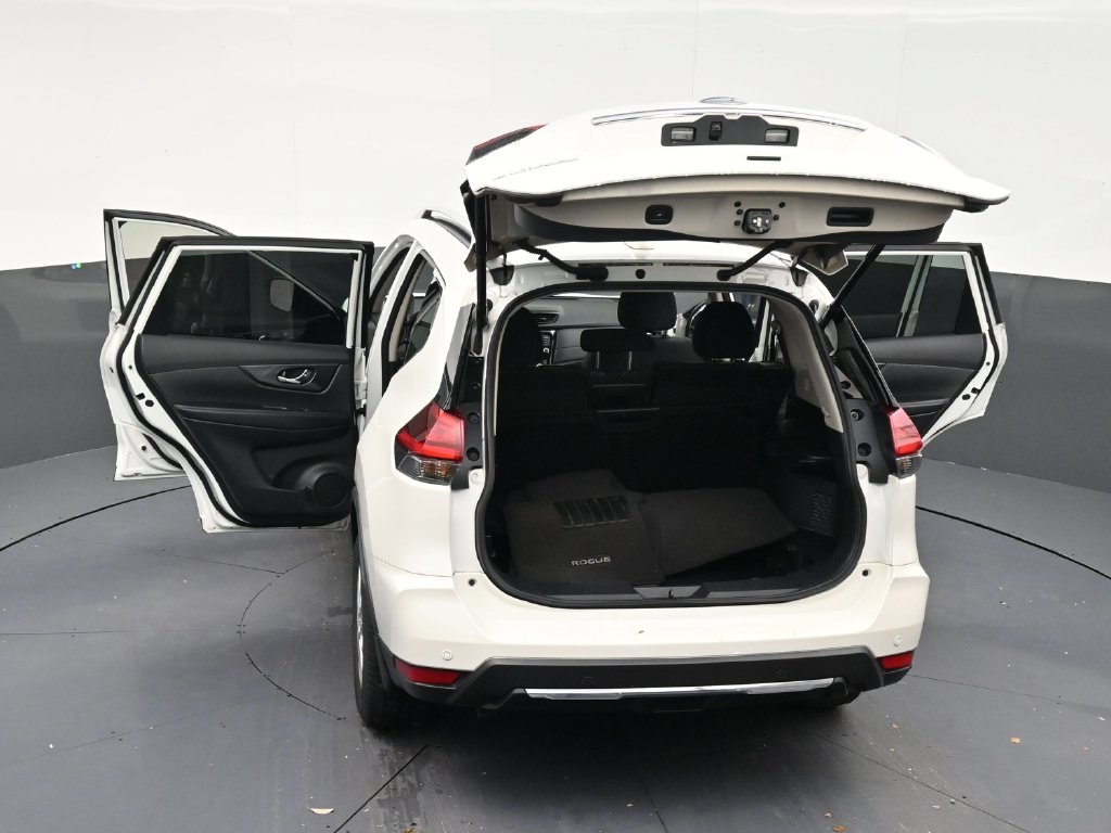 Used 2020 Nissan Rogue SV FWD image 30