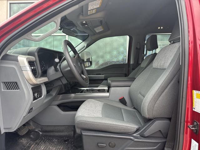 Used 2025 Ford F250 XLT w/ FX4 Off-Road Package AWD/4WD image 9