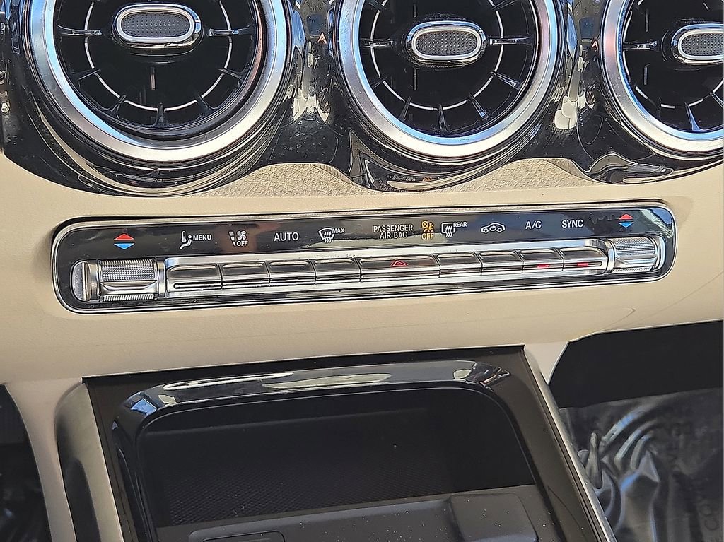 Used 2021 Mercedes-Benz GLB 250 GLB 250 image 29