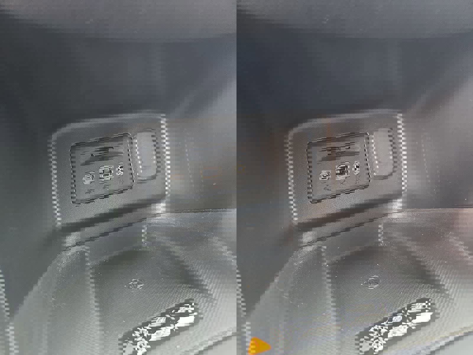 Used 2020 Chevrolet Equinox Premier image 31