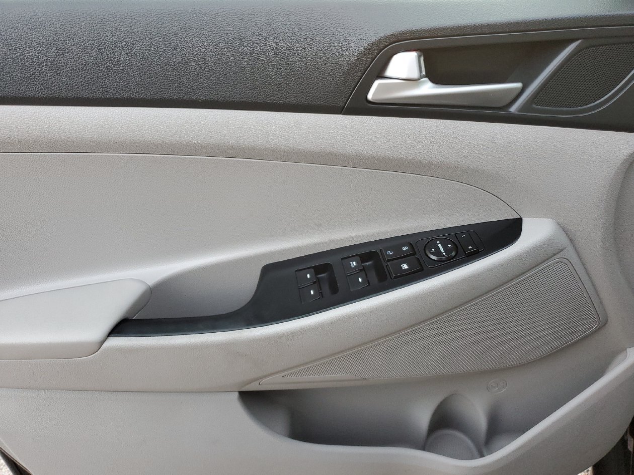 Used 2021 Hyundai Tucson Value AWD/4WD image 16