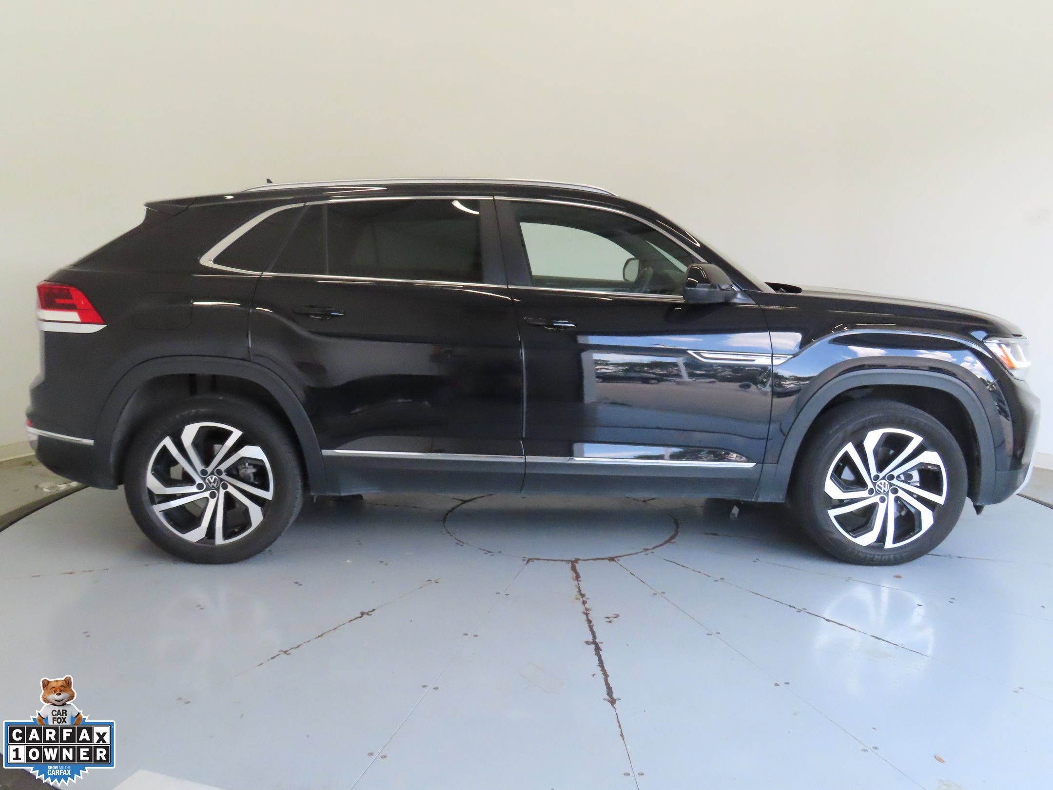 Certified 2023 Volkswagen Atlas Cross Sport SEL AWD/4WD image 2