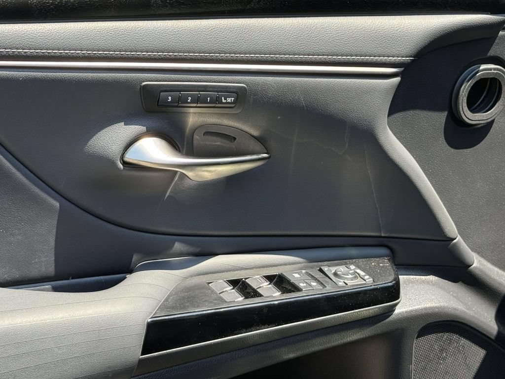 Used 2022 Lexus ES 350 w/ Luxury Package FWD image 25