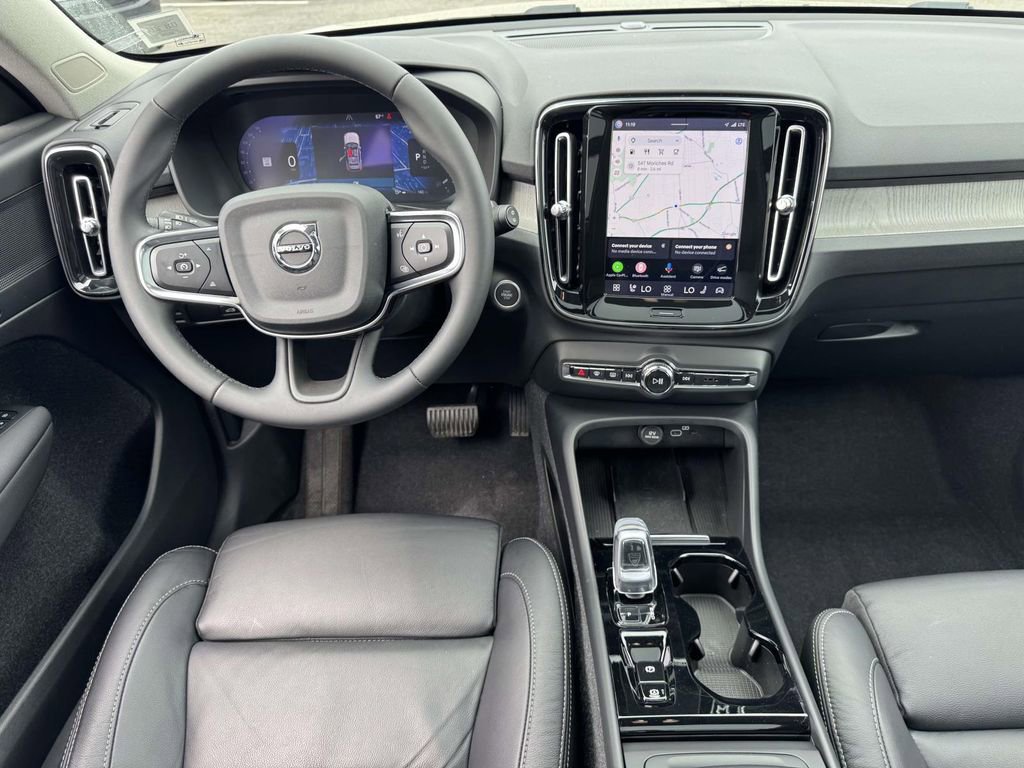 Used 2023 Volvo XC40 B5 Plus w/ Protection Package Premier AWD/4WD image 14