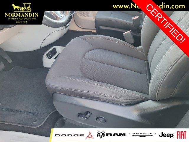Certified 2017 Chrysler Pacifica LX FWD image 16