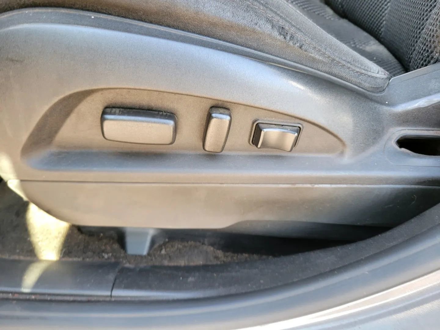 Used 2011 Chevrolet Equinox LT w/ Driver Convenience Package image 9