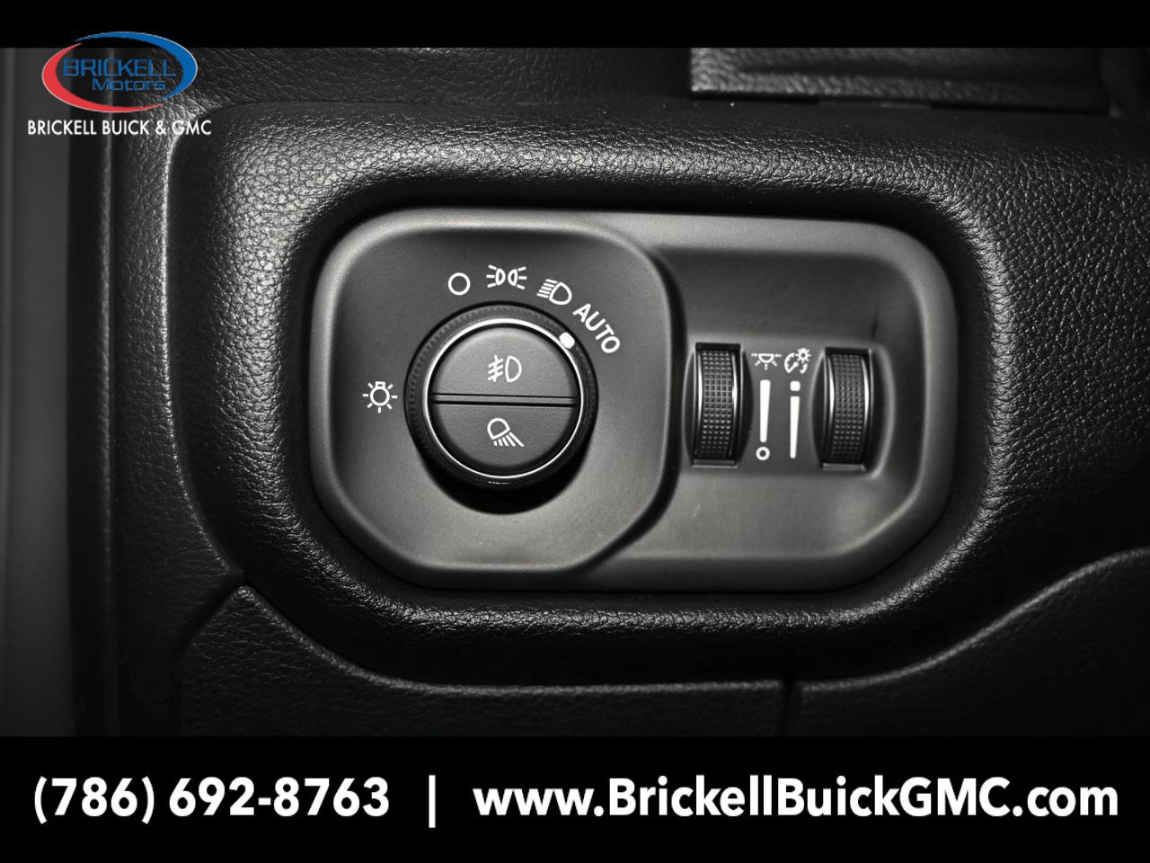 Used 2024 RAM 1500 Laramie AWD/4WD image 27