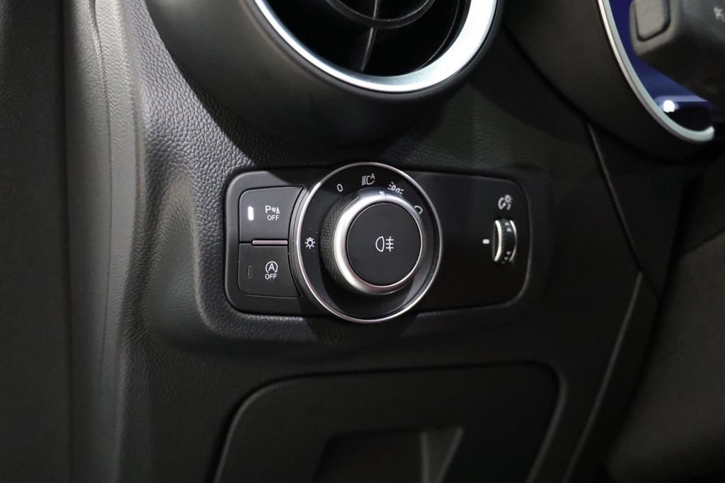Used 2024 Alfa Romeo Stelvio Veloce AWD/4WD image 21