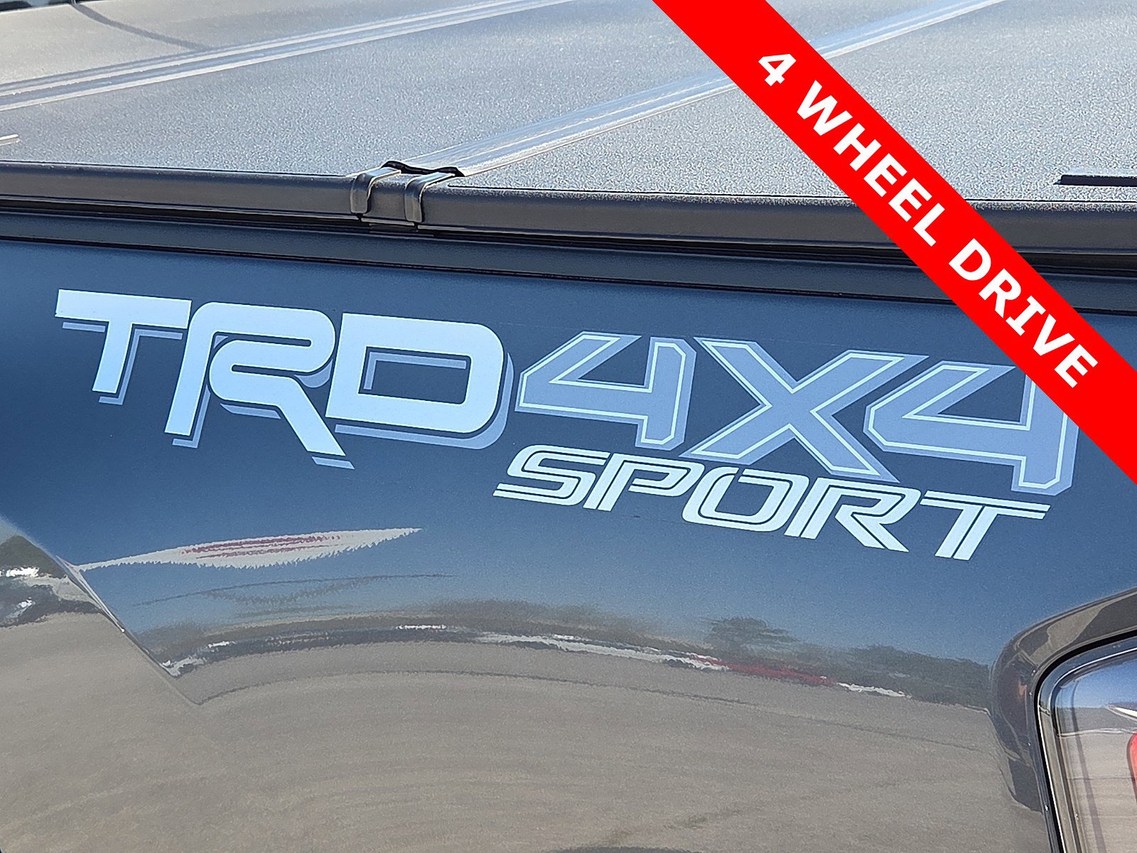 Used 2023 Toyota Tacoma TRD Sport AWD/4WD image 8