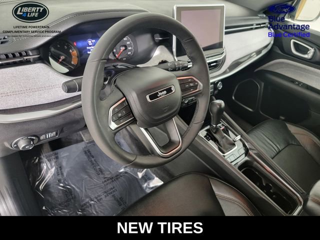 Used 2023 Jeep Compass Latitude image 12