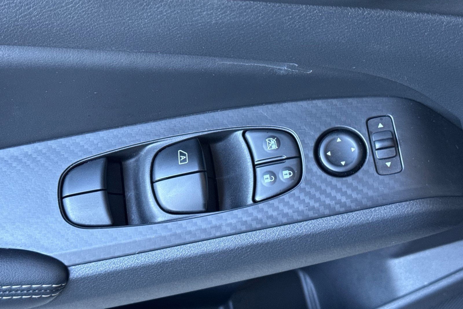 Used 2025 Nissan Altima 2.5 SV image 11