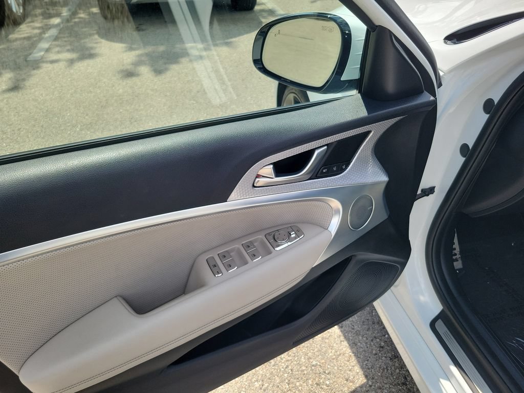 Certified 2023 Genesis G70 2.0T w/ Sport Prestige Package RWD image 19