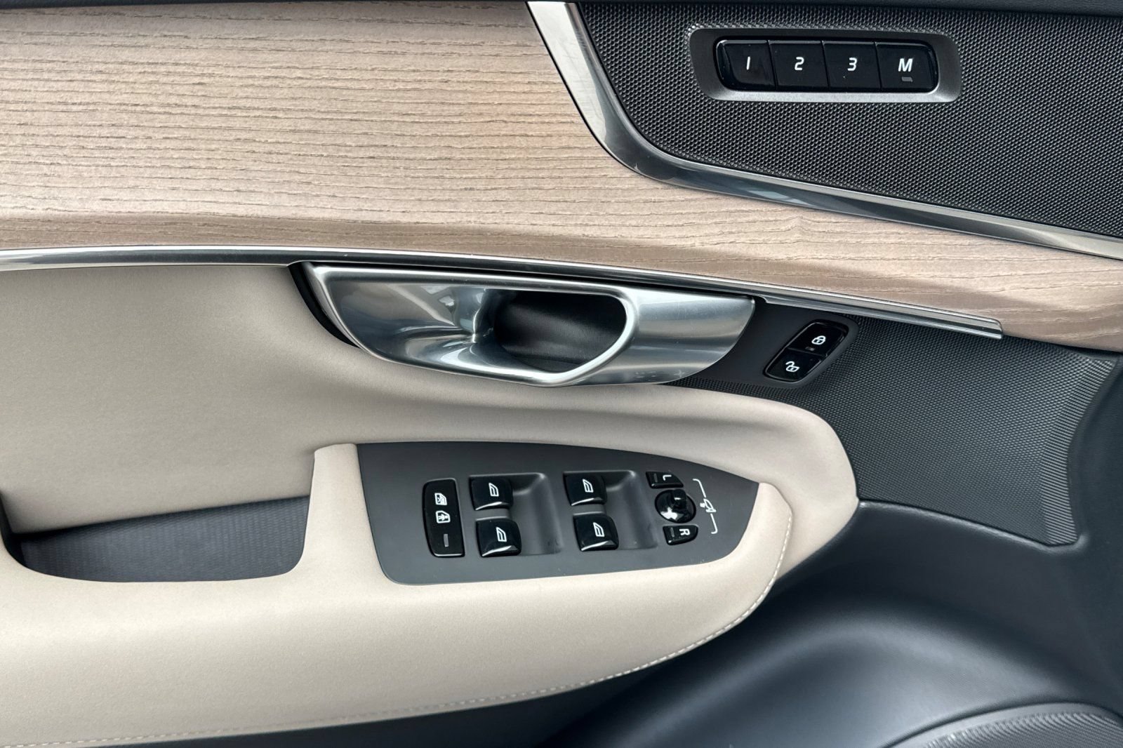 Certified 2026 Volvo XC90 B6 Core AWD/4WD image 10
