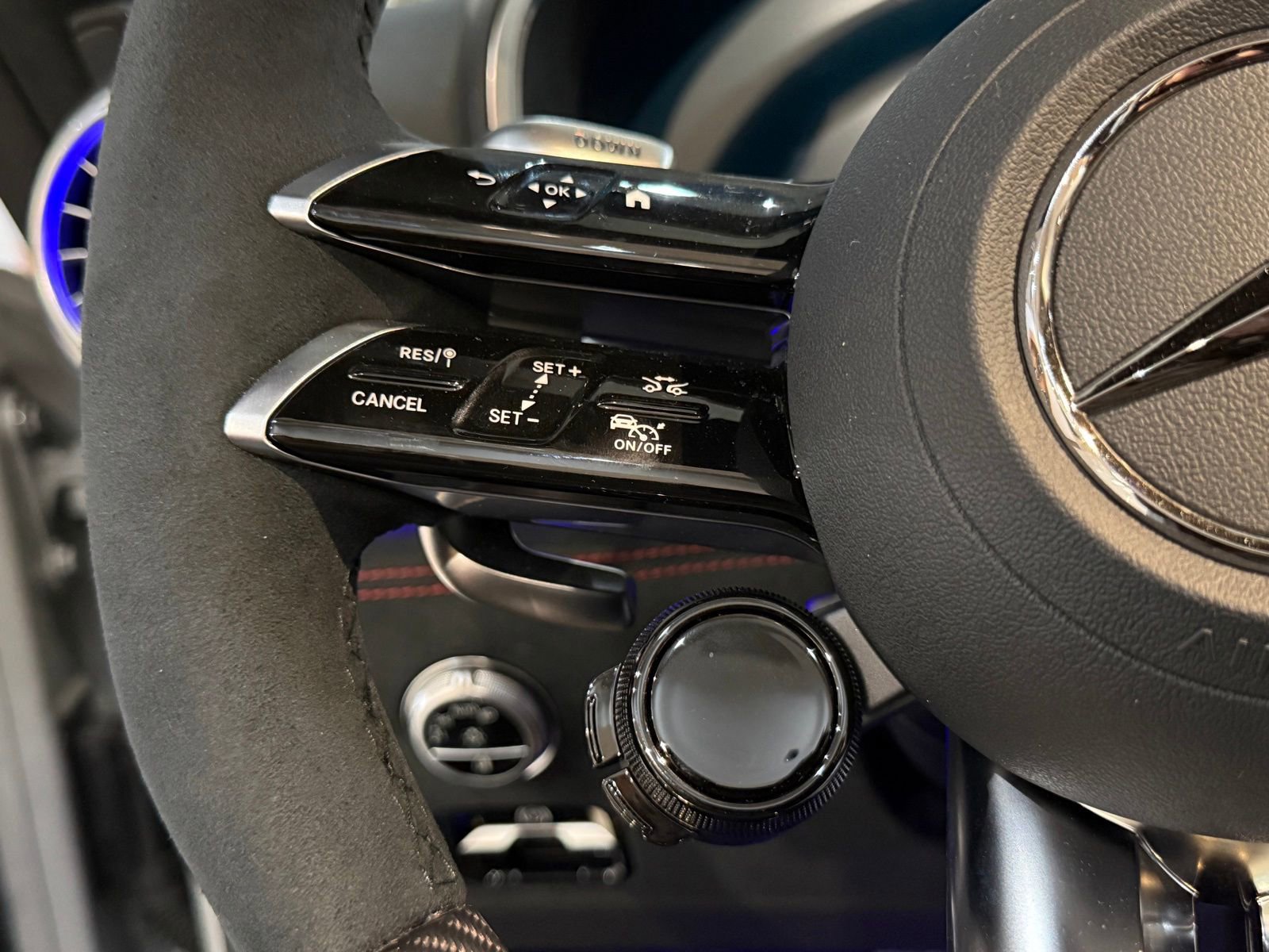 New 2026 Mercedes-Benz SL 63 AMG 4MATIC image 25
