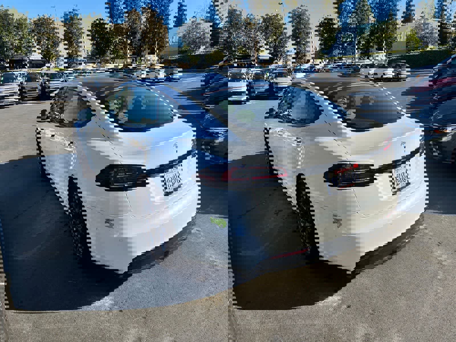 Used 2023 Tesla Model S image 4