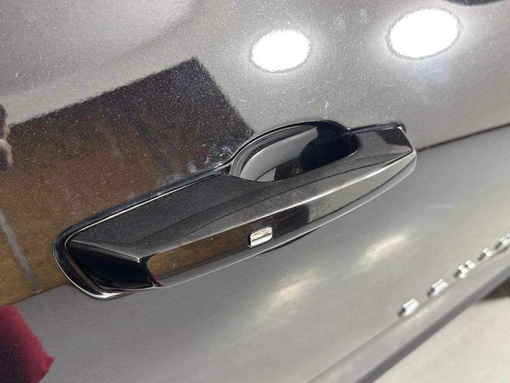 Used 2025 Chevrolet Equinox LT FWD image 13