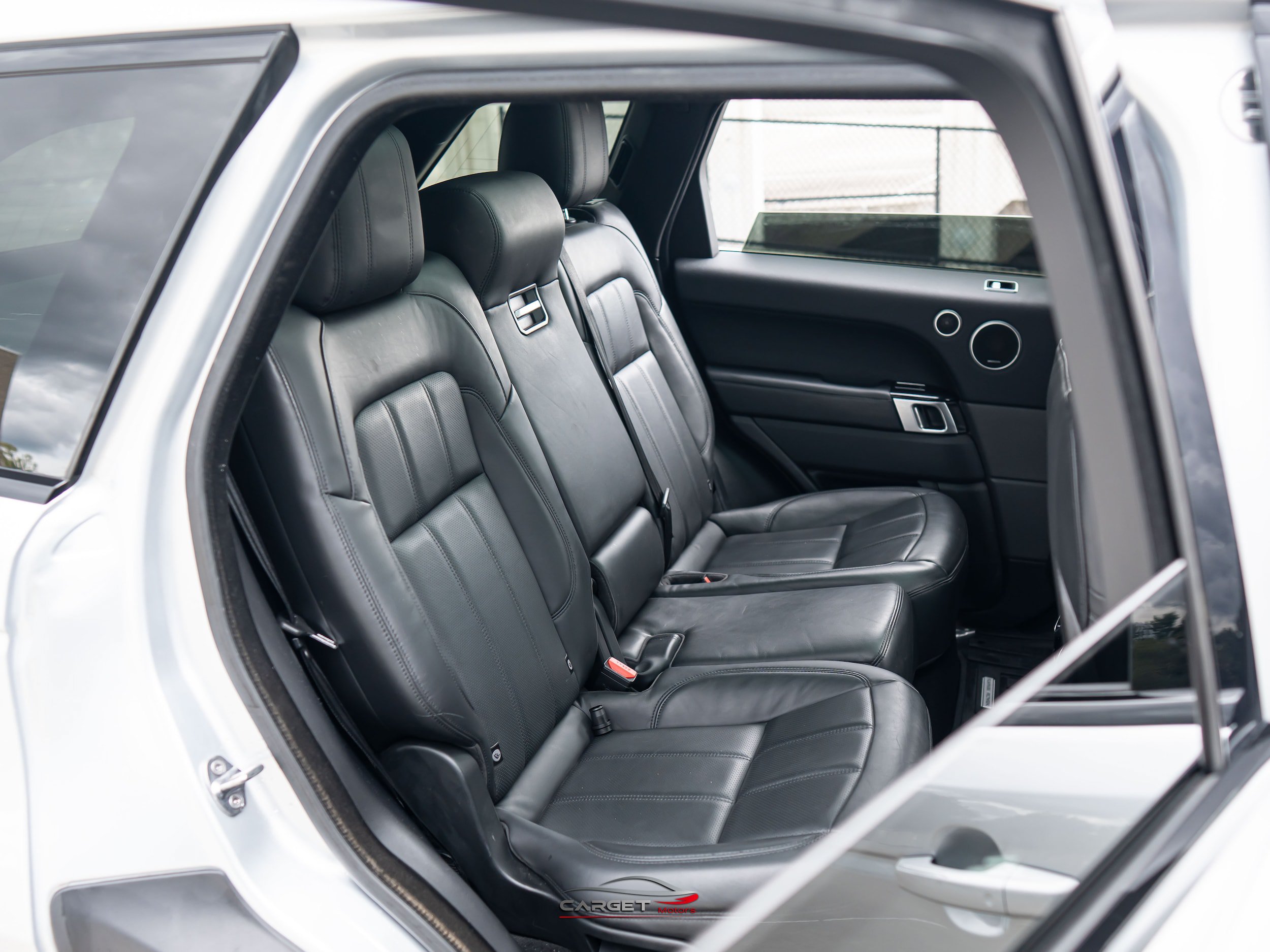 Used 2018 Land Rover Range Rover Sport HSE AWD/4WD image 18