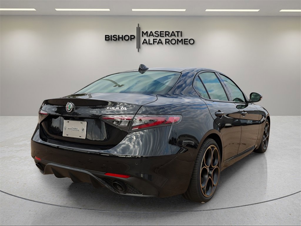 New 2025 Alfa Romeo Giulia w/ Driving Assist Package image 7