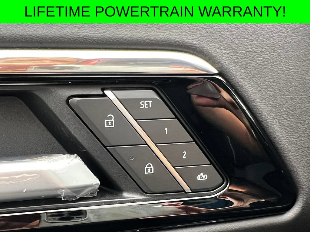 Used 2025 Chevrolet Tahoe Premier AWD/4WD image 14