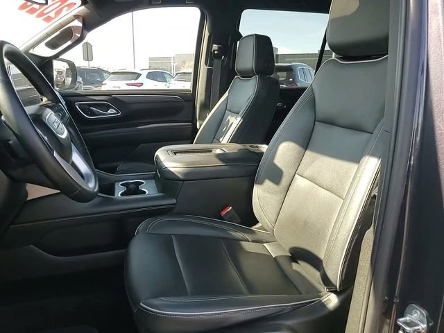 Used 2023 GMC Yukon SLT w/ SLT Premium Package image 16