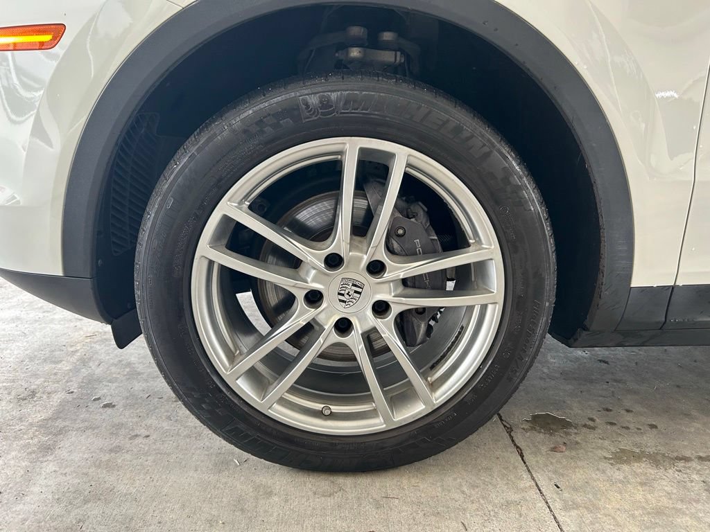 Used 2019 Porsche Cayenne AWD/4WD image 15