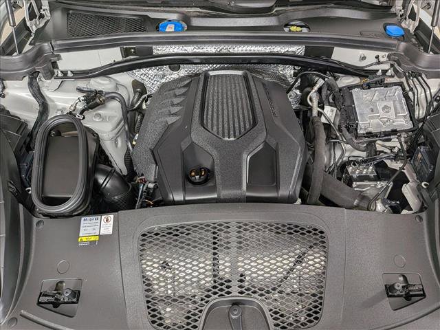 Certified 2022 Porsche Macan image 26