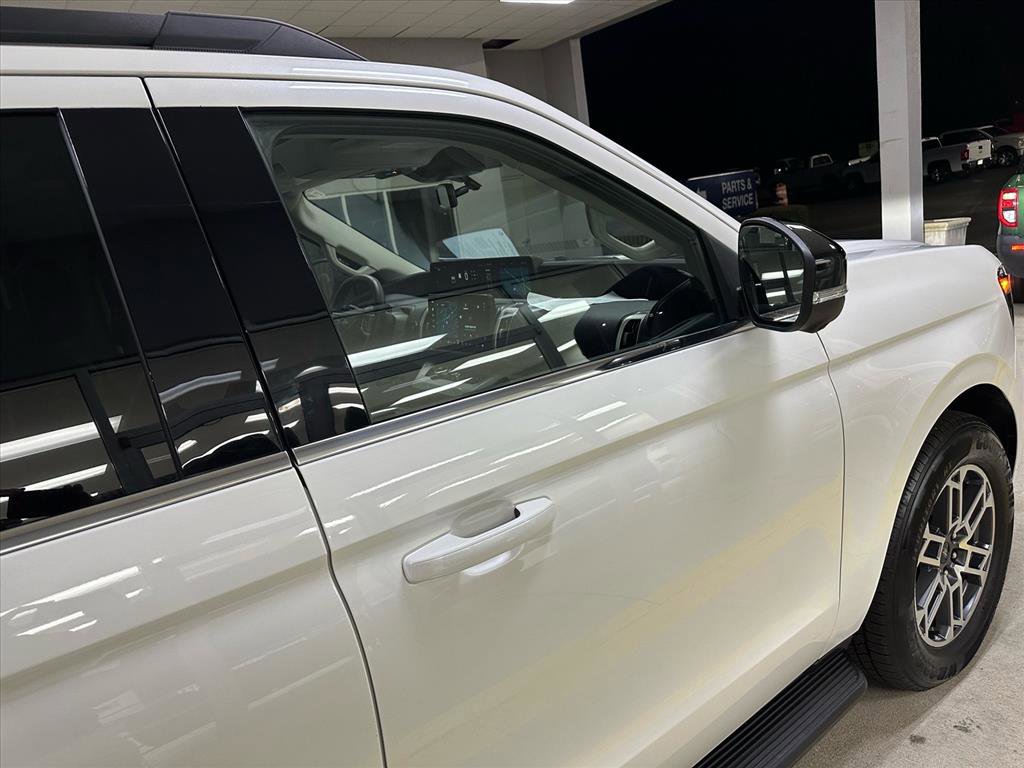Certified 2025 Ford Expedition Active image 11