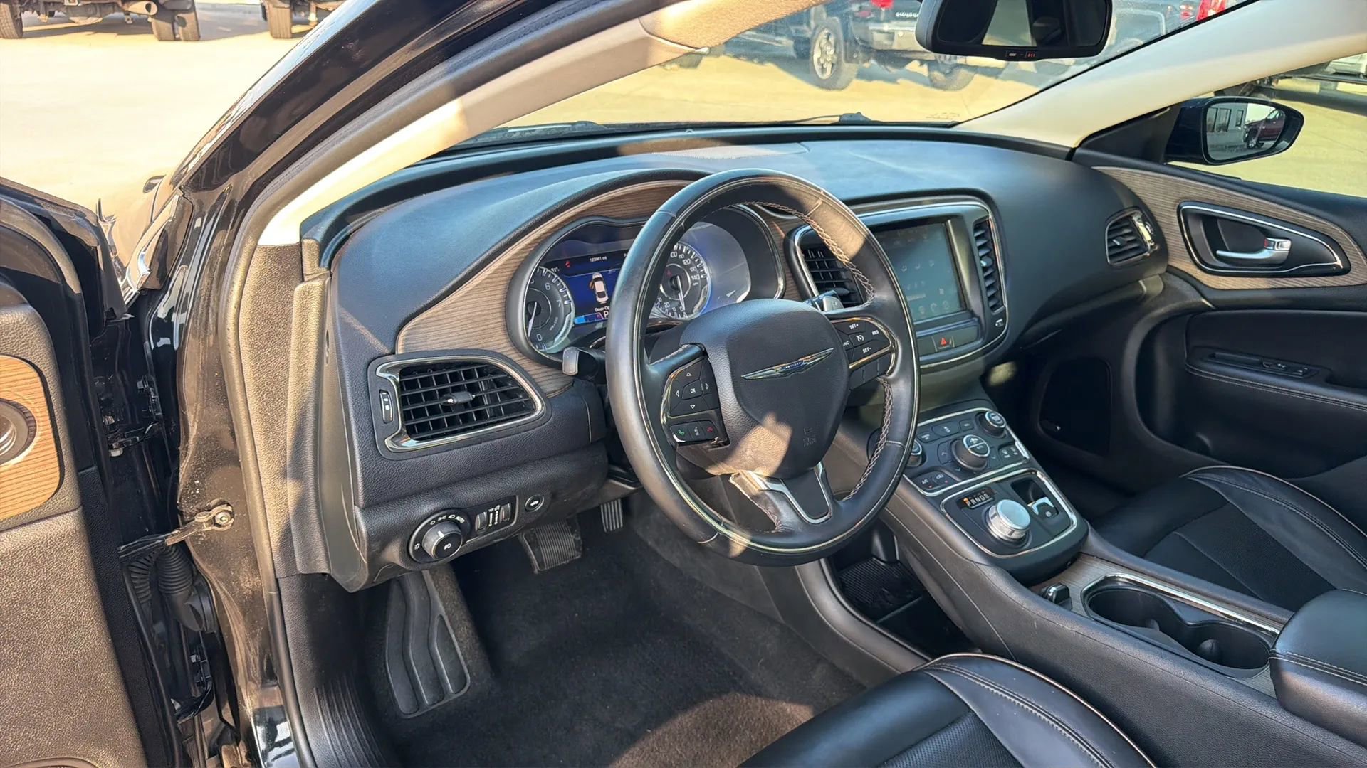 Used 2015 Chrysler 200 C w/ Navigation & Sound Group I image 95