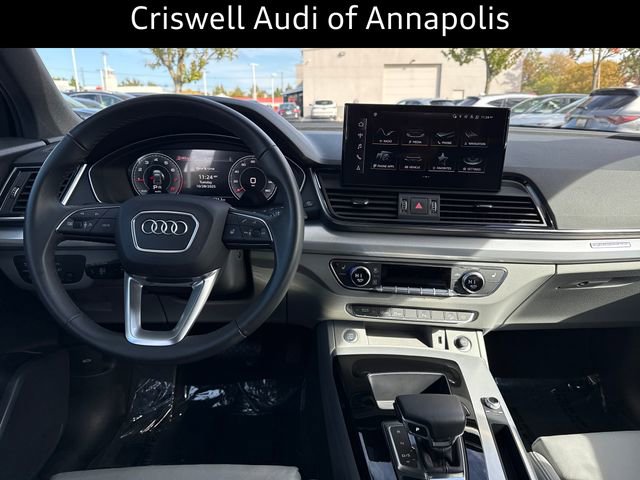 Used 2025 Audi Q5 2.0T Premium w/ Convenience Plus Package image 12