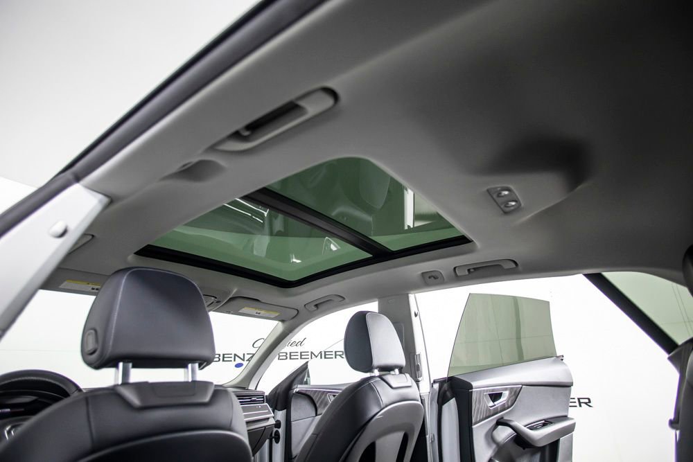 Used 2023 Audi Q8 Premium AWD/4WD image 25