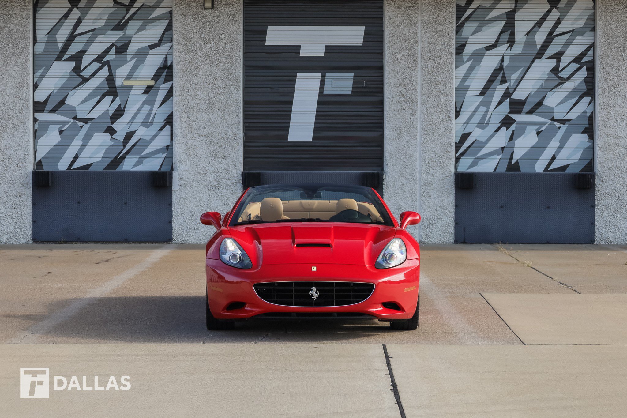 Used 2010 Ferrari California RWD image 4