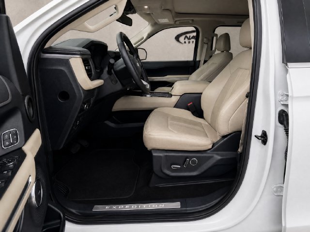 Used 2024 Ford Expedition Limited RWD image 9