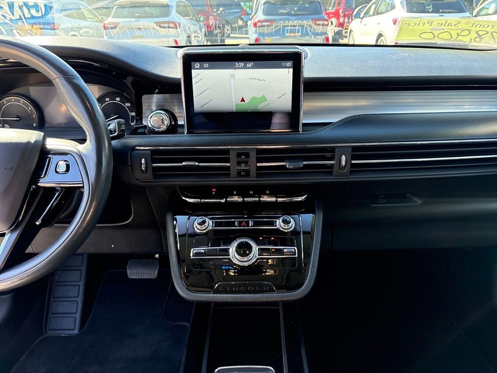 Used 2021 Lincoln Corsair AWD w/ Premium Package image 25