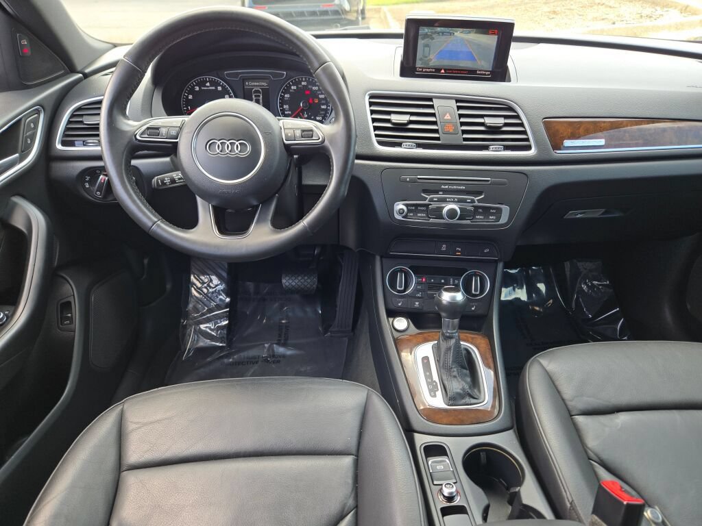 Used 2018 Audi Q3 2.0T Premium Plus w/ Premium Plus Package AWD/4WD image 2