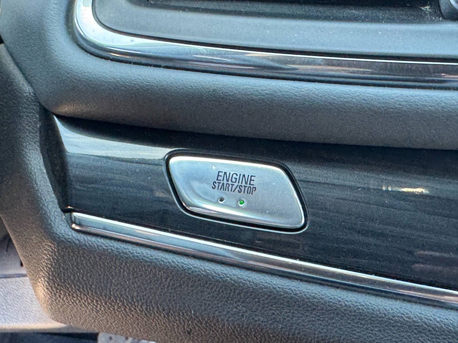 Used 2024 Buick Enclave Premium image 30