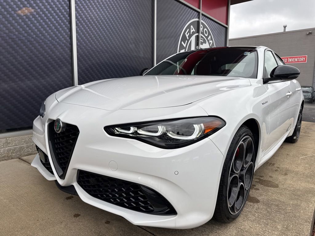 New 2025 Alfa Romeo Giulia AWD image 10