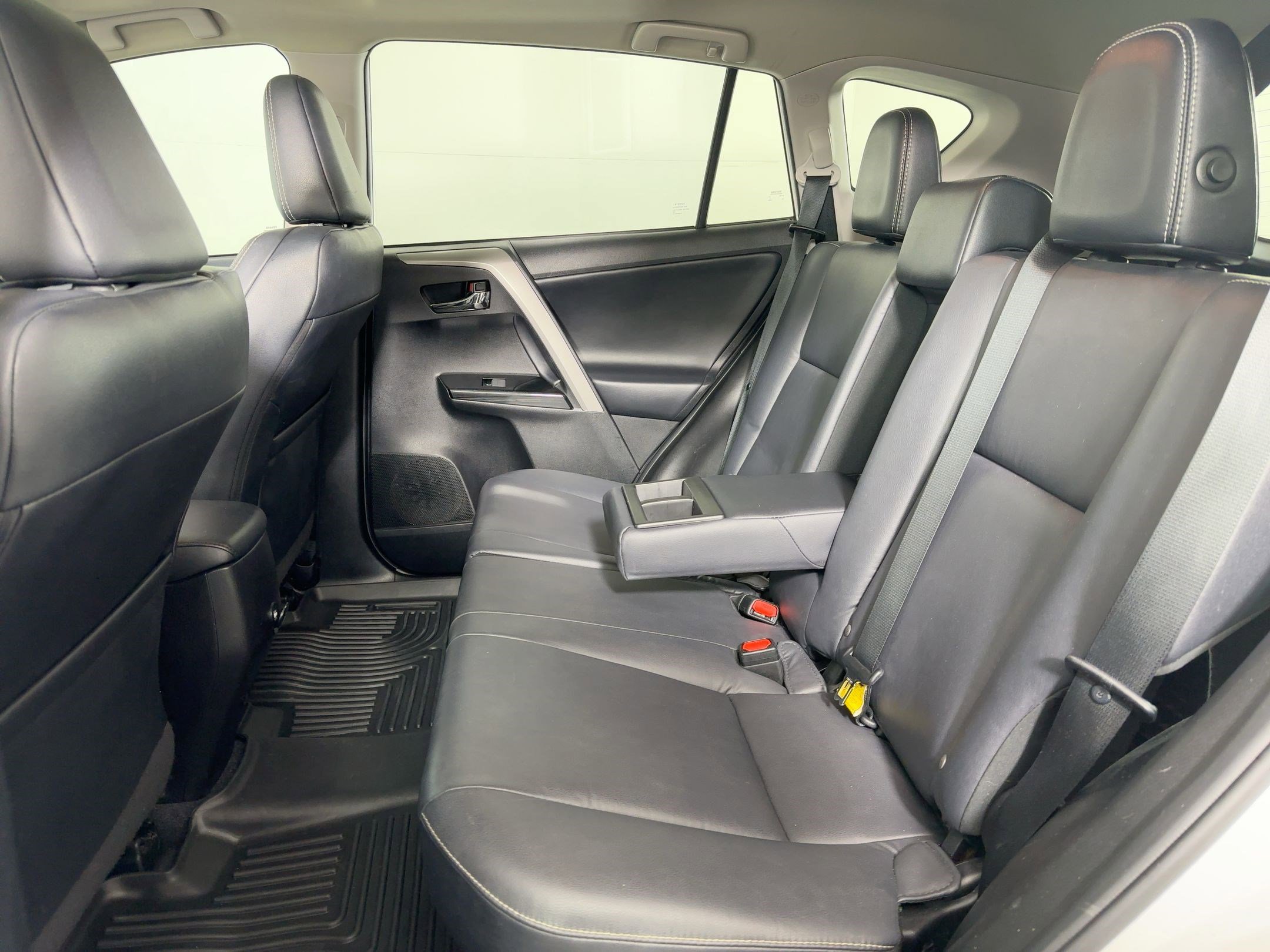 Used 2018 Toyota RAV4 Limited w/ Advanced Technology Package image 13