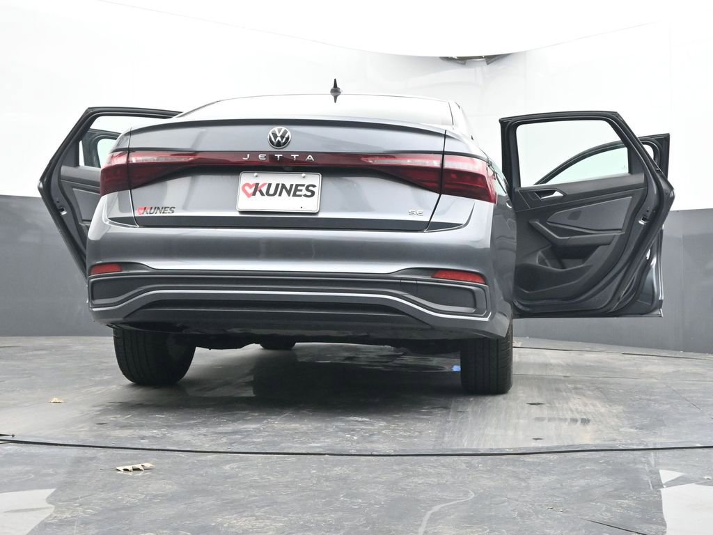 Used 2025 Volkswagen Jetta SE image 67